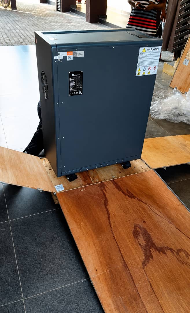 Unboxing and installation preparation of a 25kWh/48V Felicity Lithium Iron Phosphate (LiFePO₄) battery system. This high capacity energy storage solution is designed to power an entire home with clean, reliable backup electricity, delivering long lasting performance for lights, air conditioners, refrigerators, TVs, water pumps, and other essential appliances while reducing dependence on fuel generators.